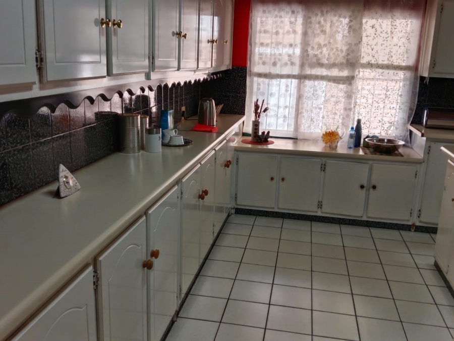 To Let 6 Bedroom Property for Rent in Kuruman Northern Cape